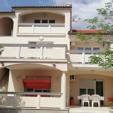 In With Balcony, Air Conditioning, Wifi, Dishwasher 4589-2