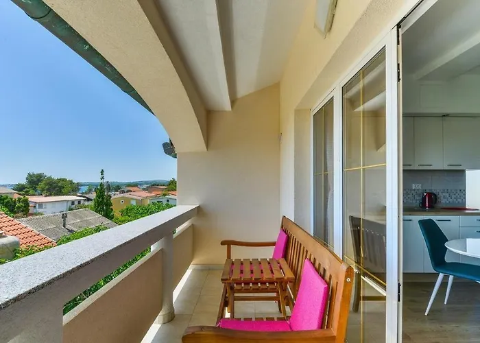 In With Balcony, Air Conditioning, Wifi, Dishwasher 4589-2 Lejlighed *